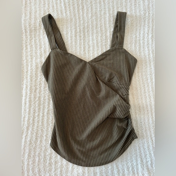 Express Green Ribbed Fitted Tank Top - Picture 6 of 9